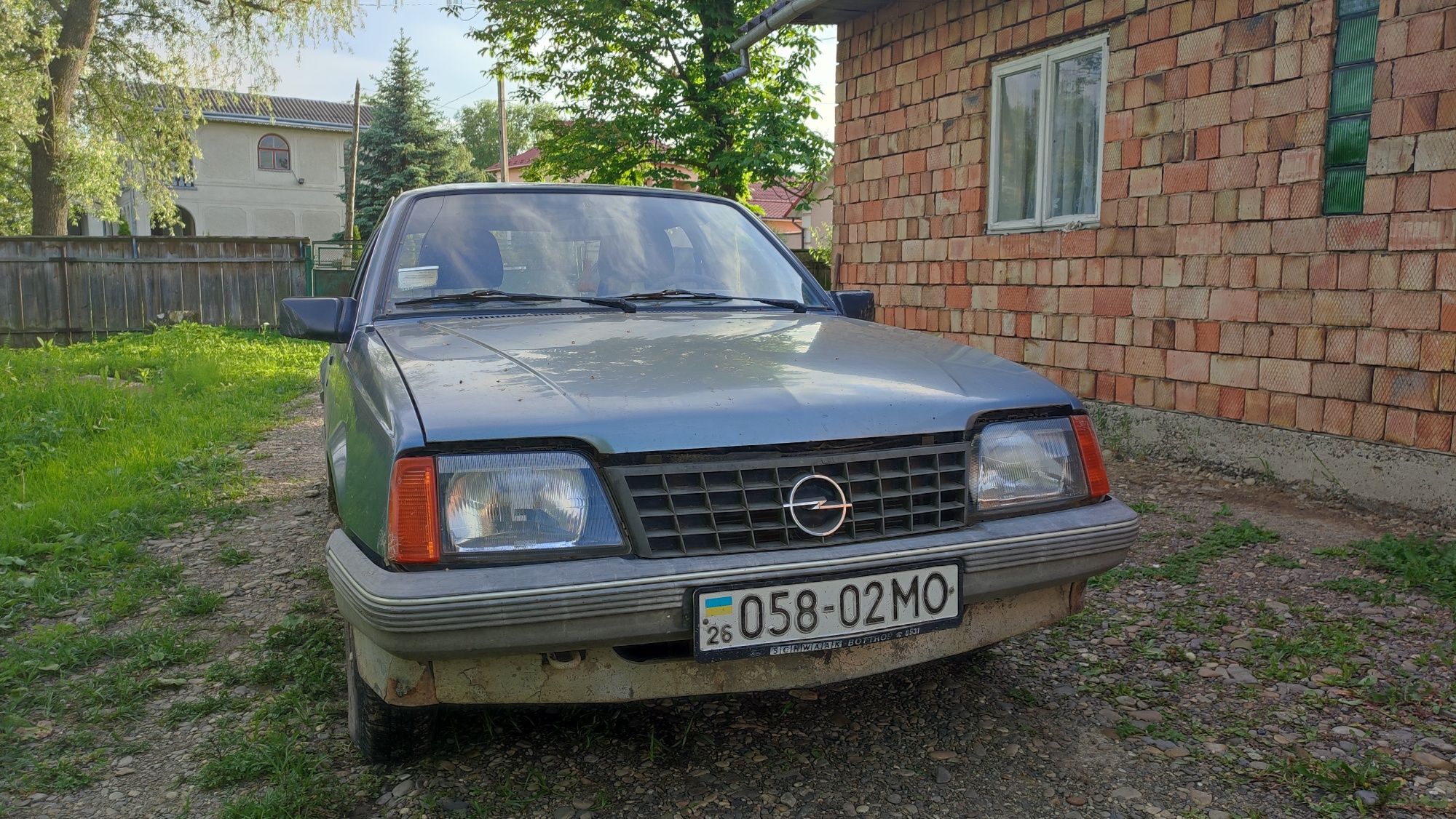 Продам Opel Ascona 1.6