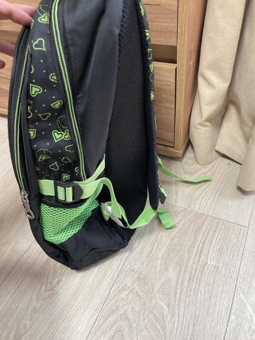 Продам нові рюкзаки.