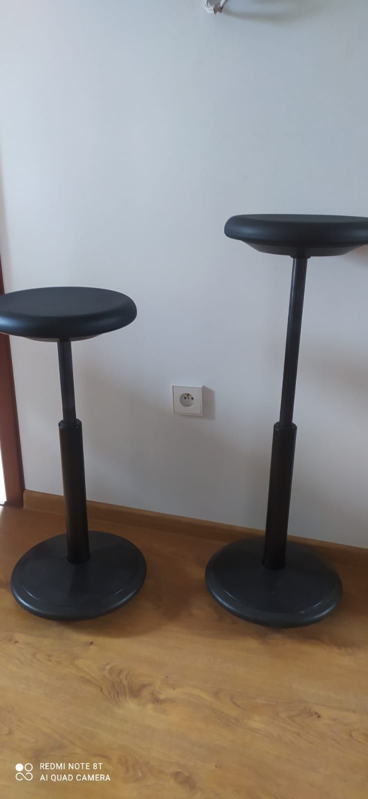 Hoker ergonomiczny  ,stołek balansujący