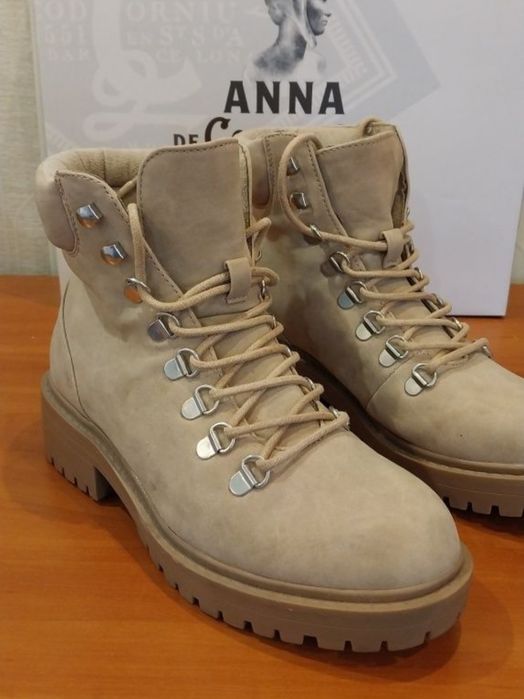 Продам женские осенние ботинки  Primark