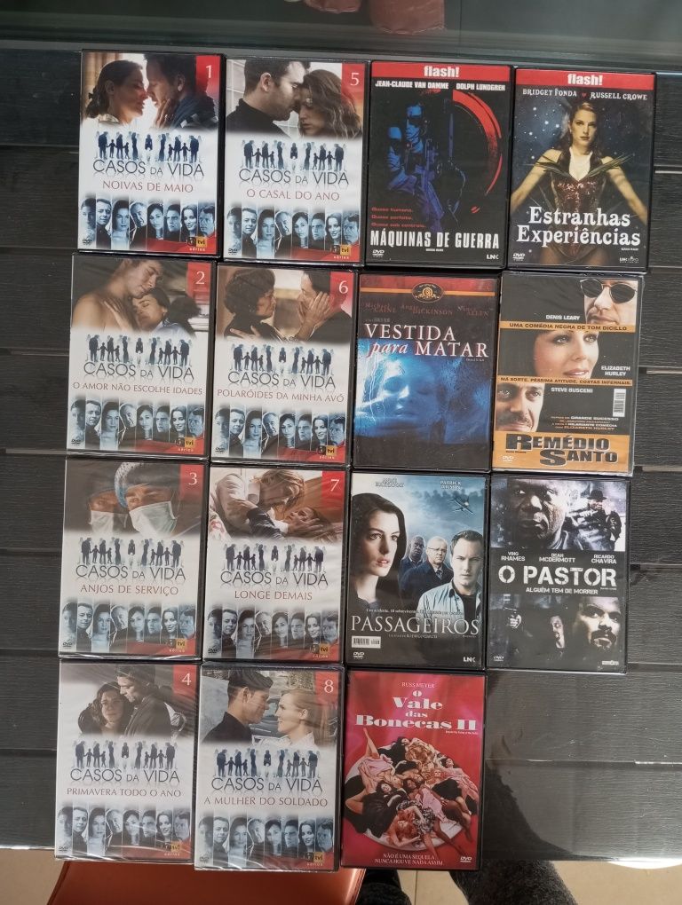 Leitor de CDs e 215 CDs filmes
