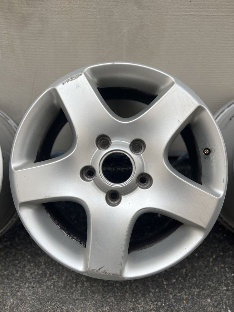 Оригінальні легкосплавні диски VW R17 / 5x130