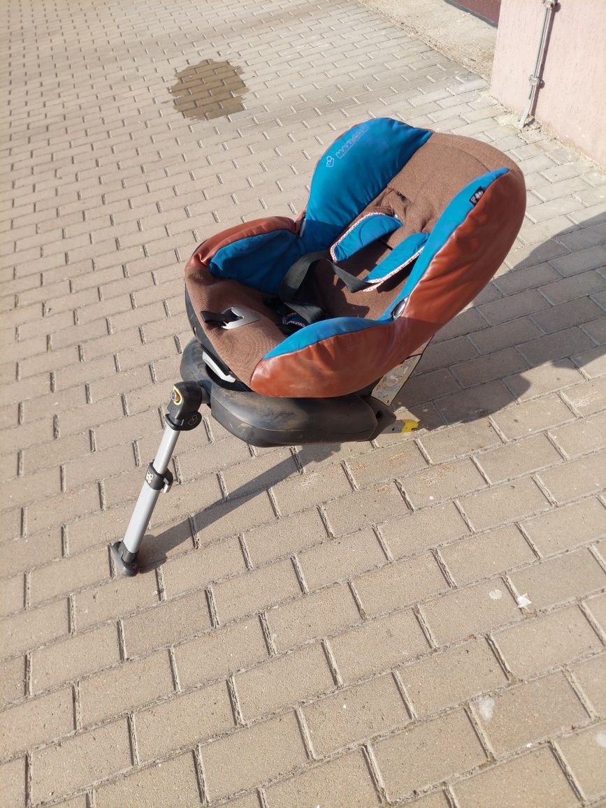 Автокрісло MaxiCosi вживане справне