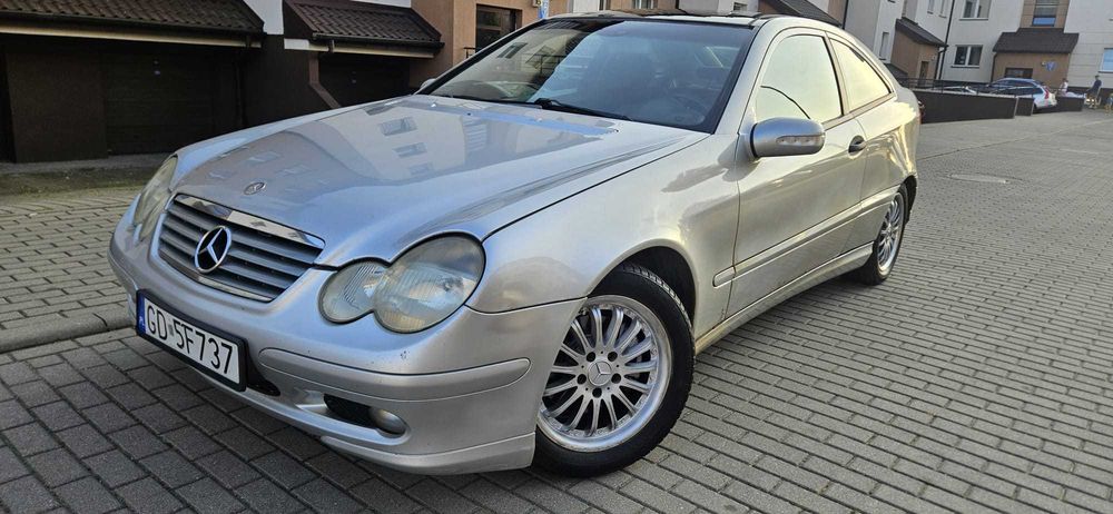 Mecedes Benz C klasa coupe 2001r 1.8 benz130km-panorama ,zadbany