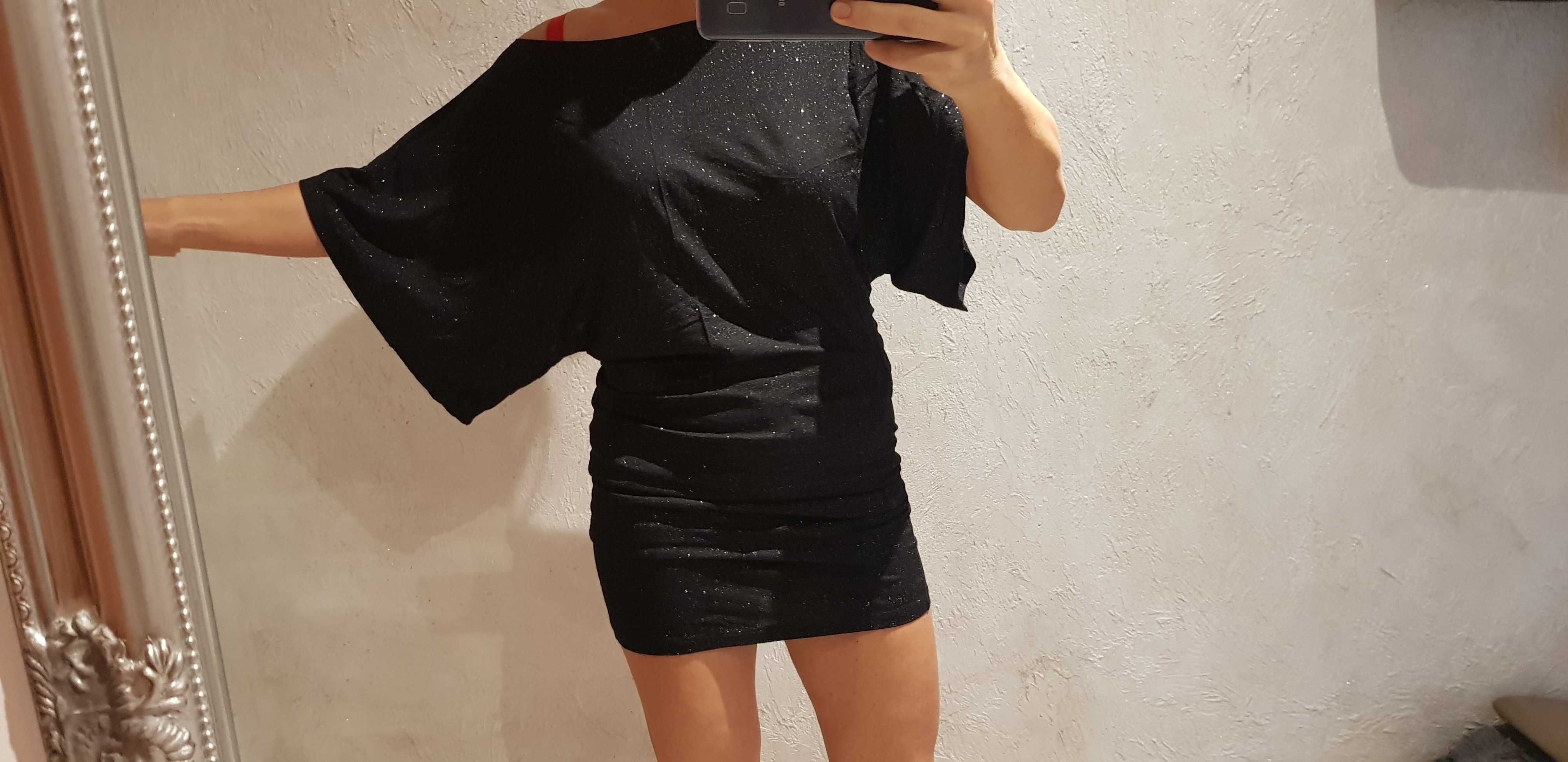 czarna błyszcząca sukienka