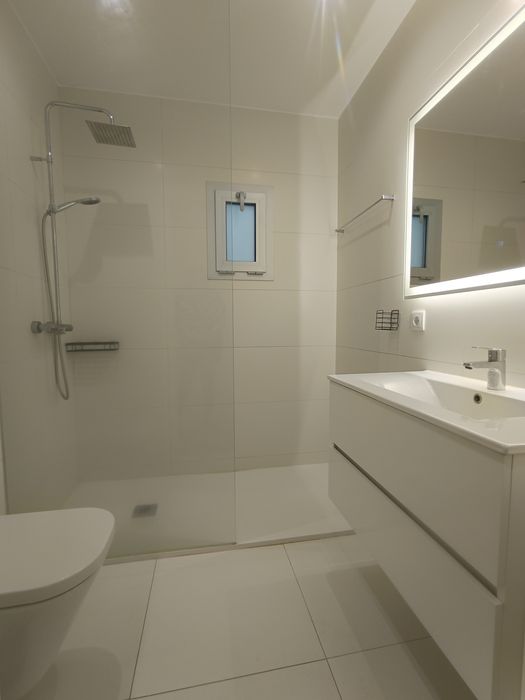 Apartamento T2 Renovado com Vista Única – Coimbra