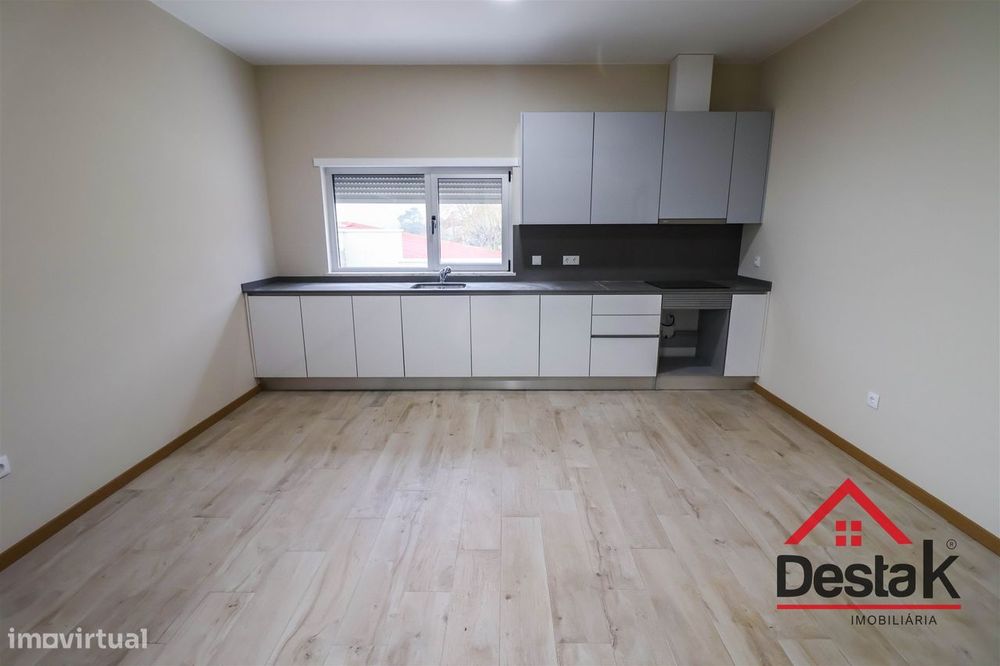 Oportunidade Única: Apartamento T2 Totalmente Remodelado