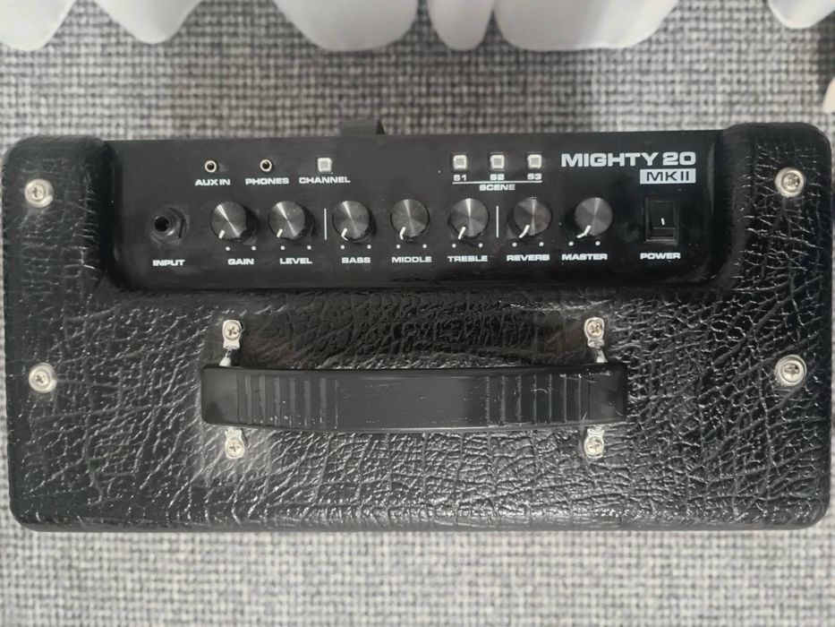 Продам електрогітару+комбіпідсилювач