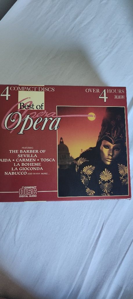 Opera nowe opakowanie zawierające 4 płyty CD