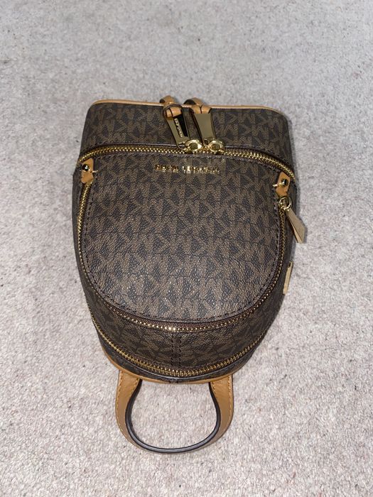 Сумка -рюкзачок жіноча Michael Kors