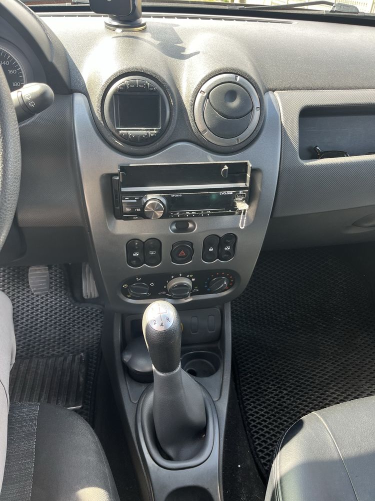 Renault Duster 2010 газ/бенз