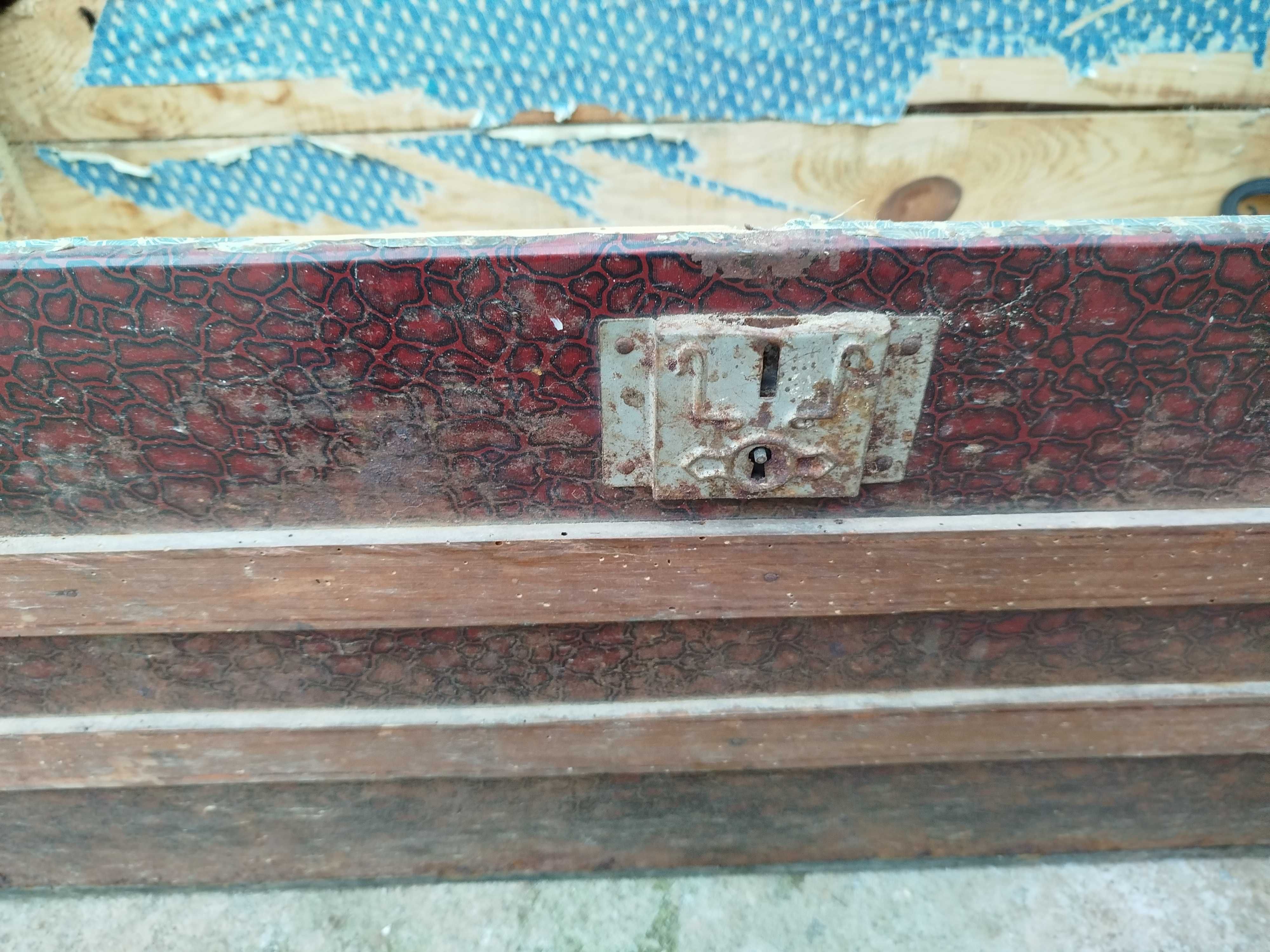 Arca Mala Antiga / Restauro