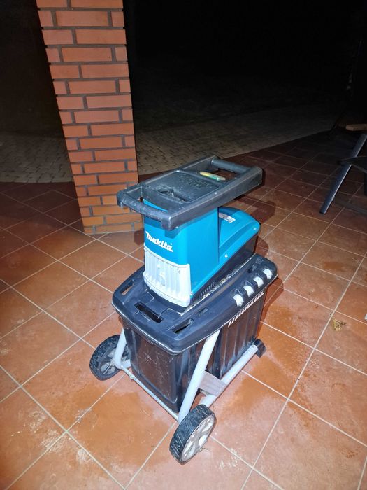 Makita Rozdrabniacz elektryczny. Rębak do gałęzi