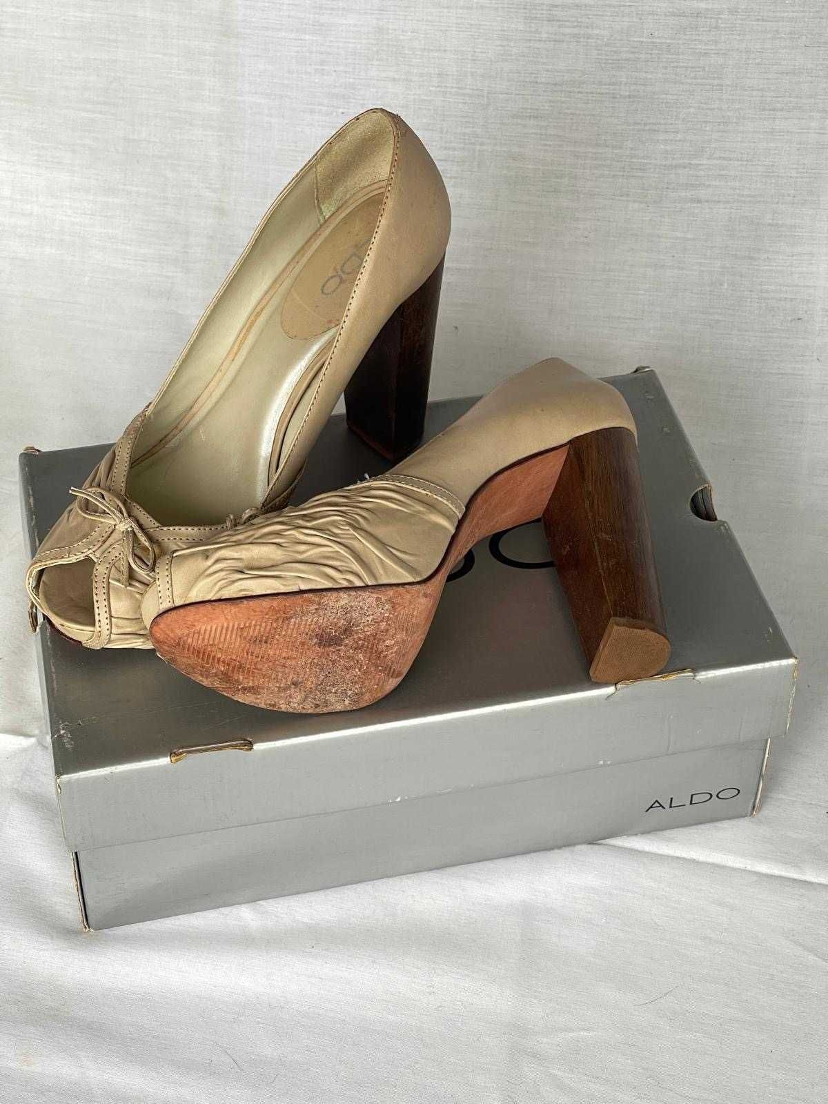 Sapatos Aldo nº 38 com plataforma