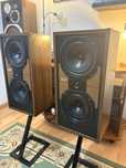 Par de colunas KEF Carnina 2