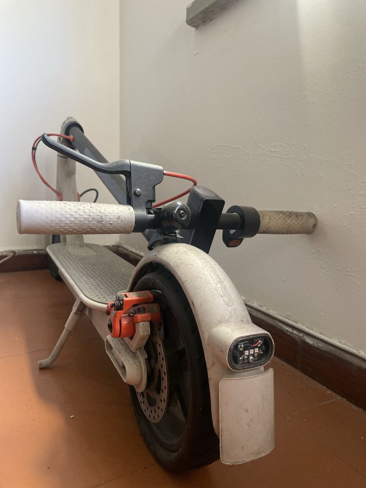 Trotinete Elétrica XIAOMI Mi Electric Scooter 3