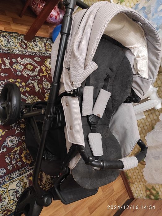Продам детскую коляску