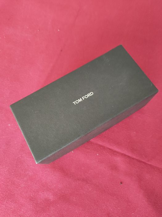 Caixa de óculos Tom Ford