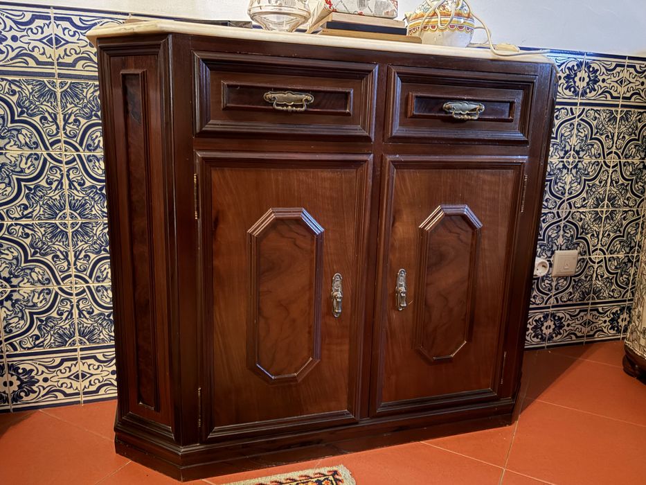 Móvel de sala com pedra em mármore