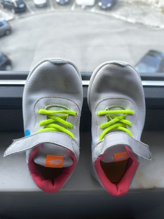 Tênis Nike tamanho 27