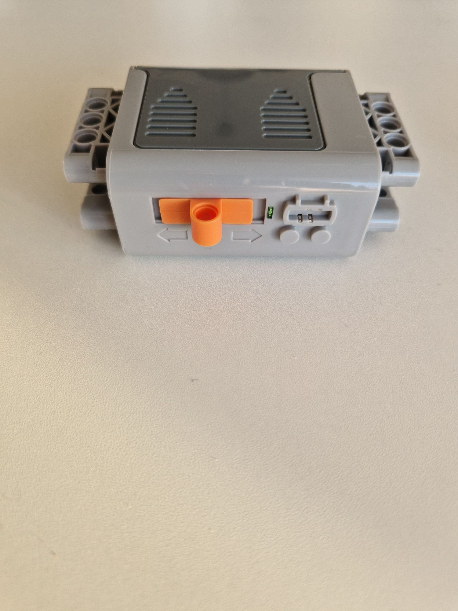 Lego Technic Pawer Function. Pojemniki na Baterie.  Battery Box 8881