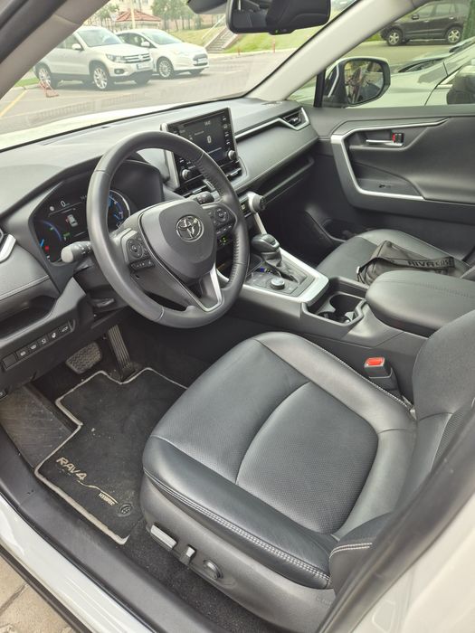 Toyota Rav 4 гібрід 2.5