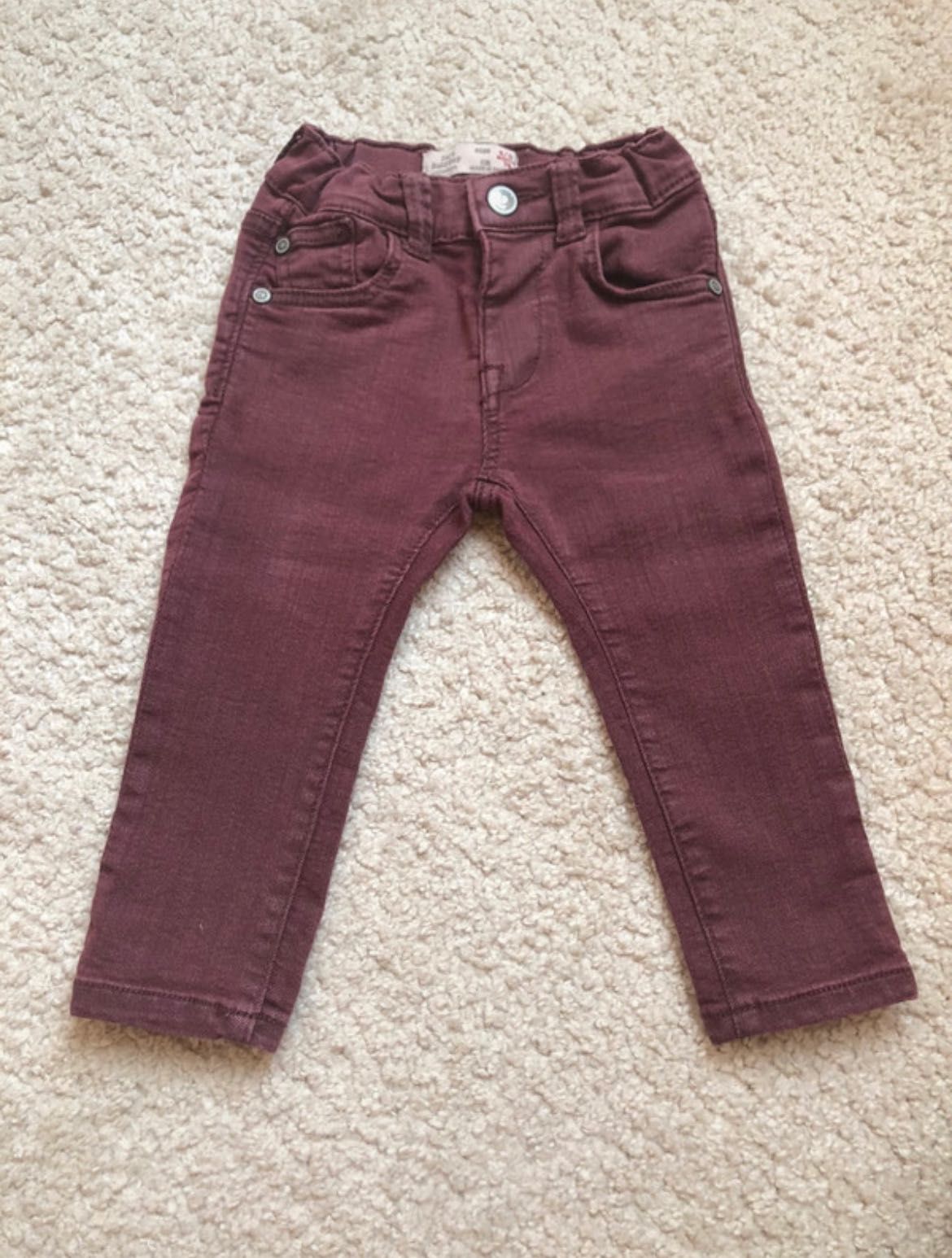 Bordowe jeansy rurki marki Zara rozmiar 74