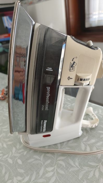 Ferro a vapor Rowenta profissional