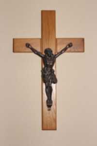 продам Крест дерево  Дуб  с Иисусом днепр