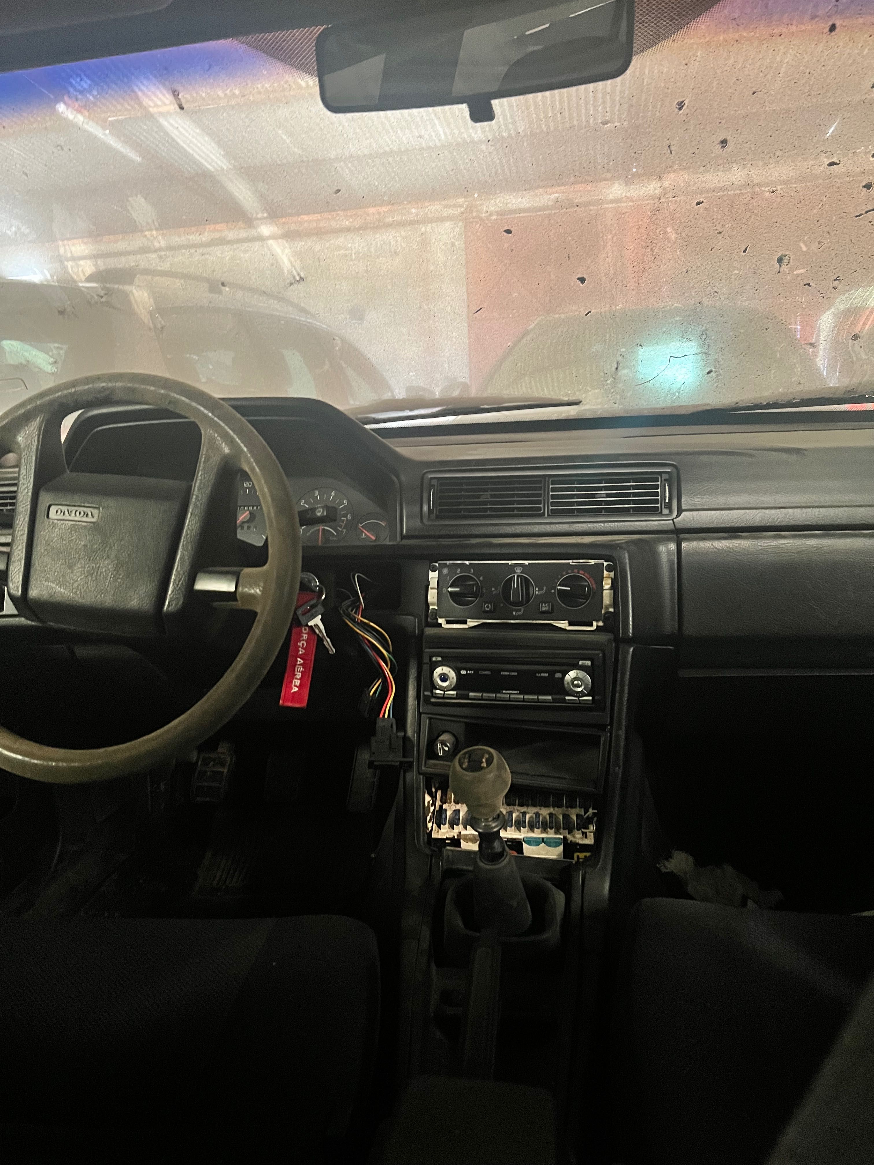Volvo 2000  antigo
