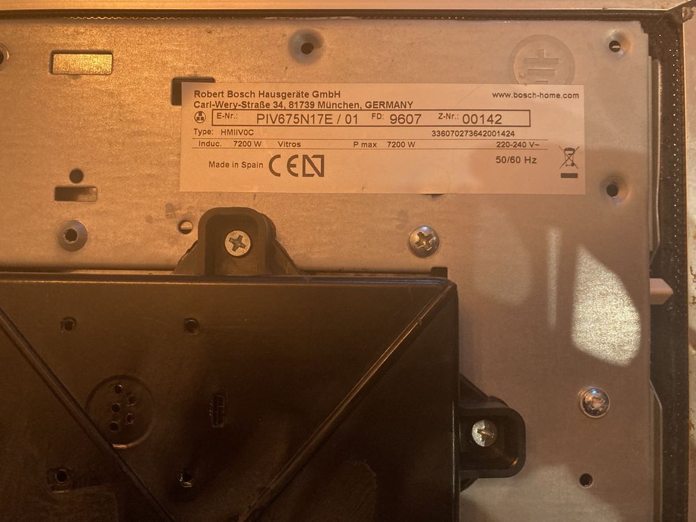Płyta indukcyjna Bosch PIV675N17E/01 - uszkodzona