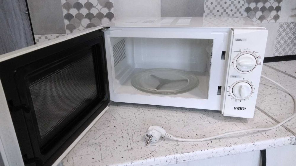 Микроволновка Mystery Хорошее рабочее состояние