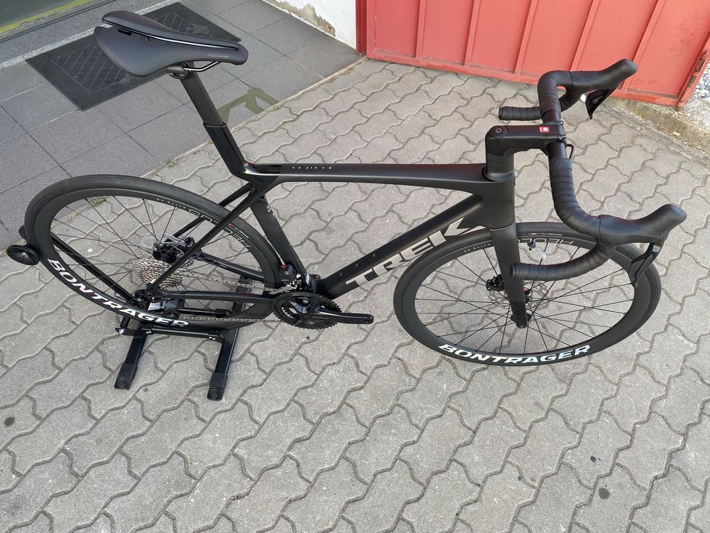 Trek Madone Sl6 gen8 2025 promo