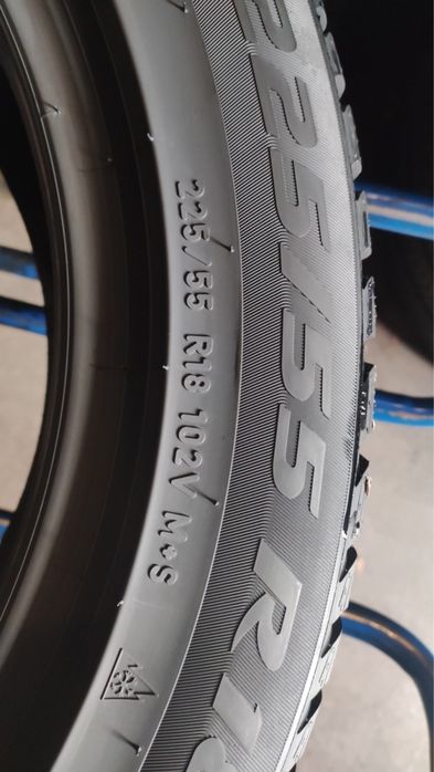 225/55/18 R18 Pirelli Sottozero 3 4шт зима