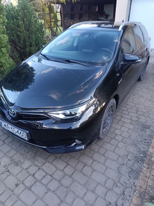 Toyota Auris Hybrid LED