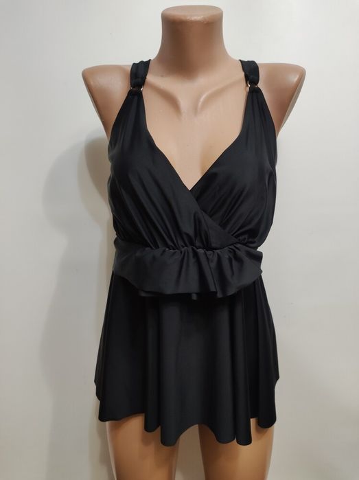 Слитный, сдельный купальник с утяжкой и юбкой