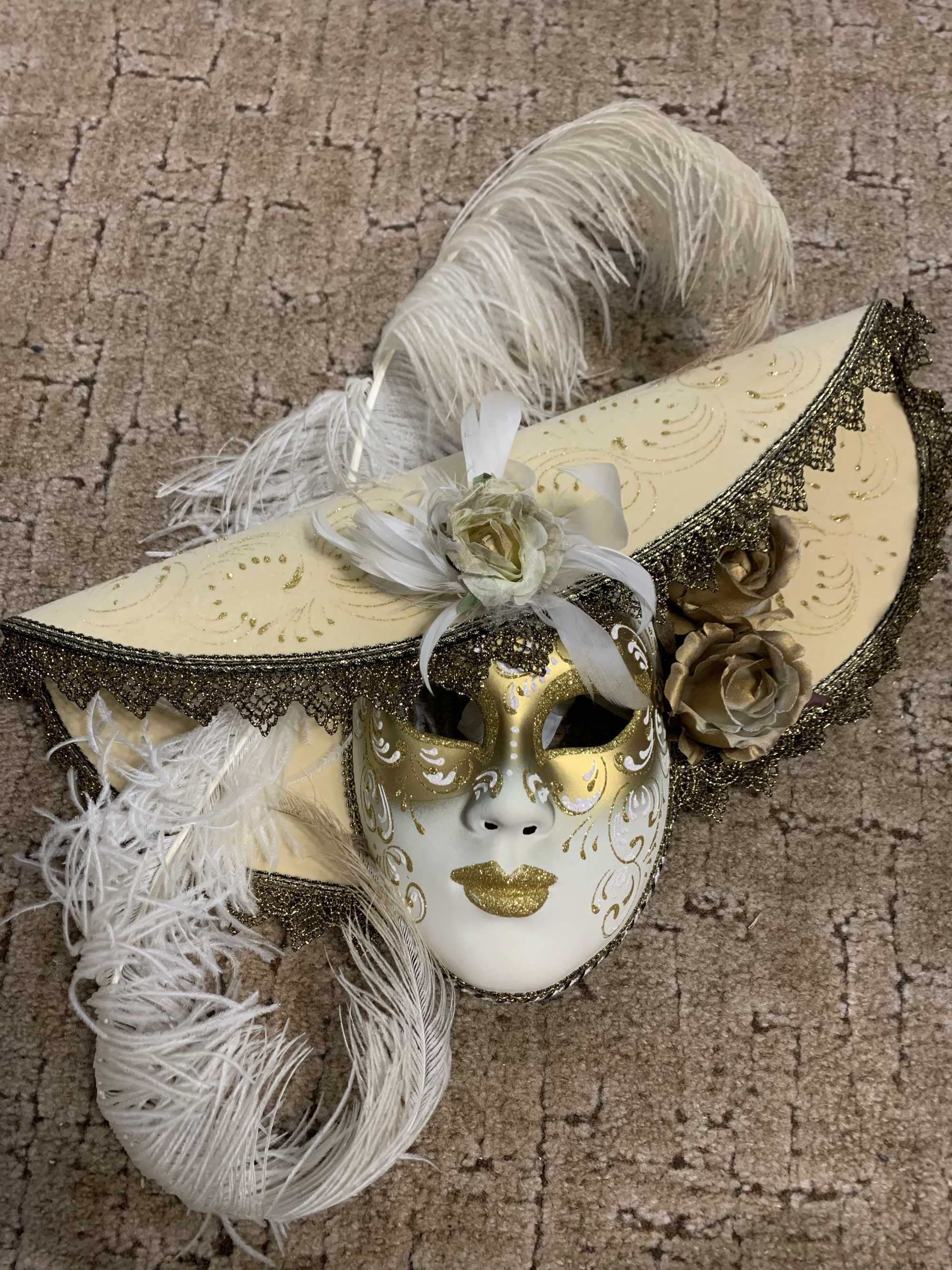 Венецианская декоративная маска