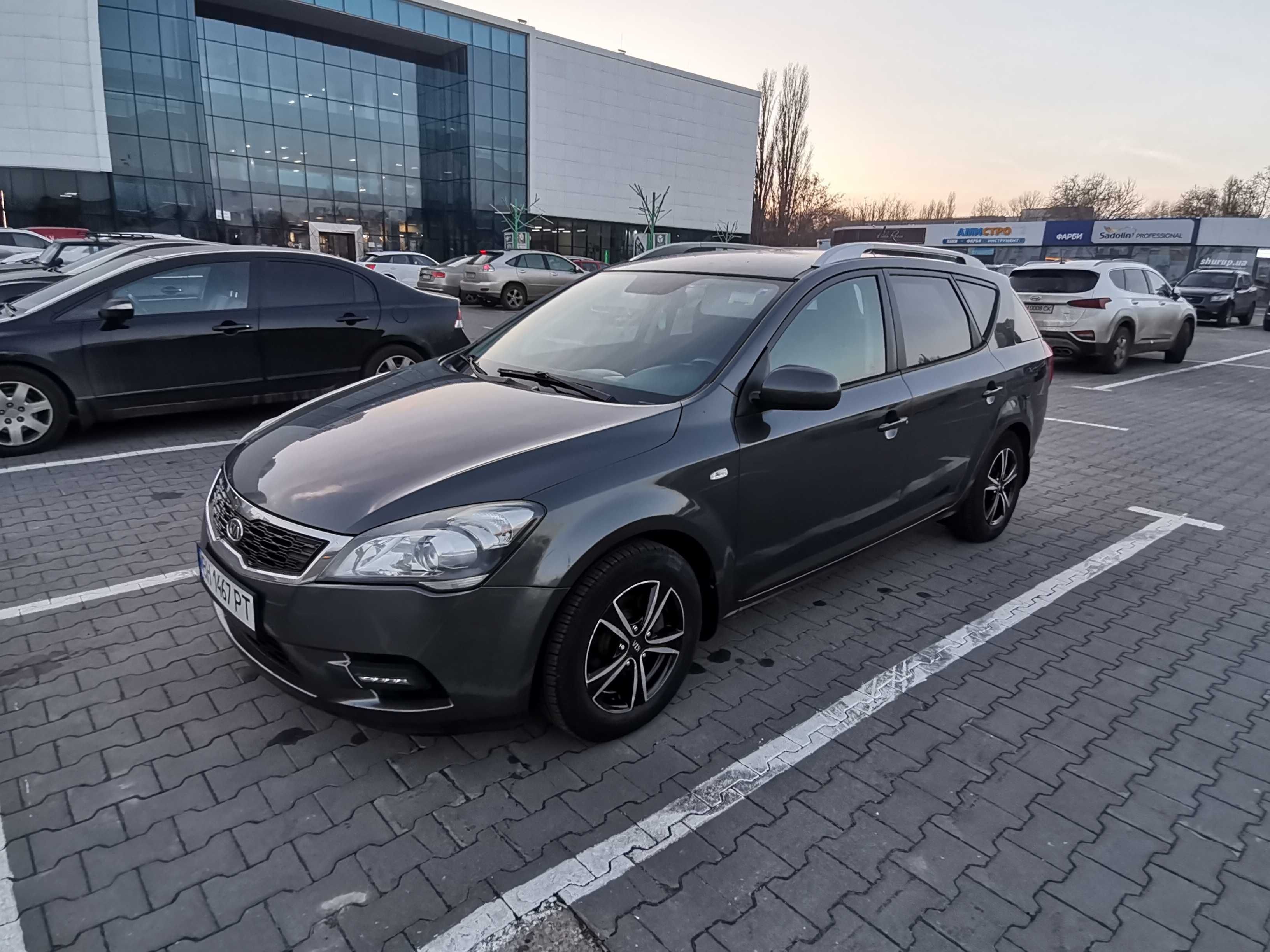 Kia ceed 1,6 бензин универсал