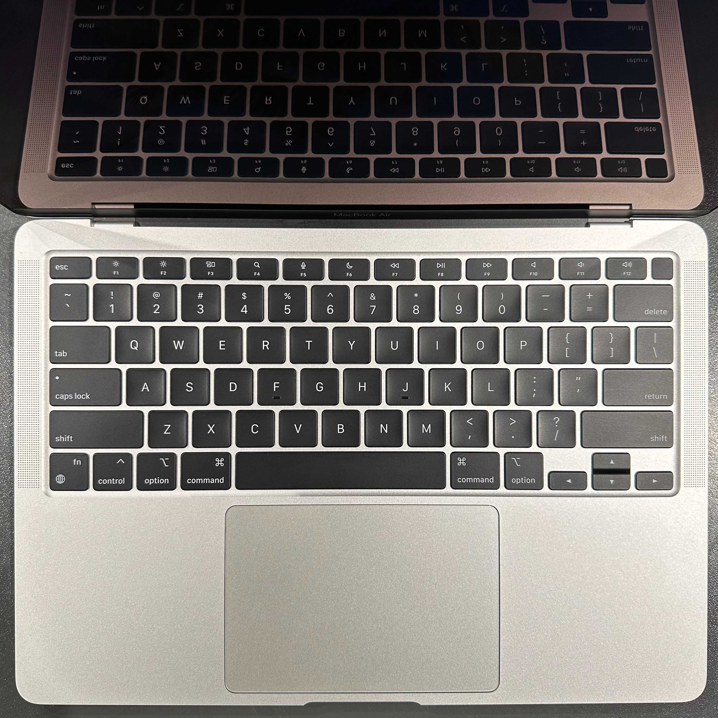 MacBook Air 13" 2020 M1 8GB RAM 256GB SSD РОЗПРОДАЖ!