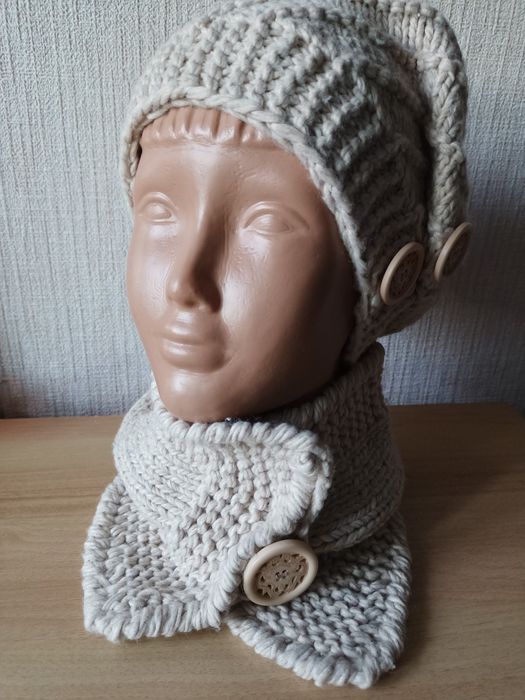 Комплект берет та шарфик ручної роботи