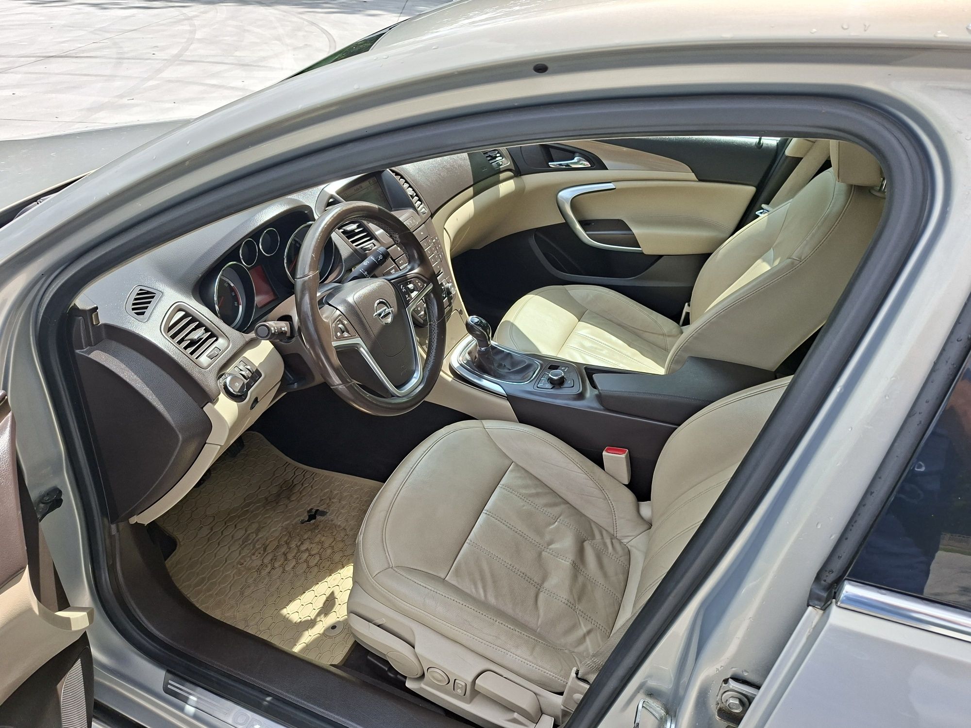 Opel lnsignia 1.8 bezyna.