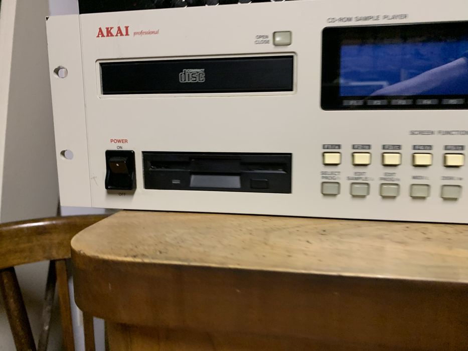 Akai CD-3000i  Sampler