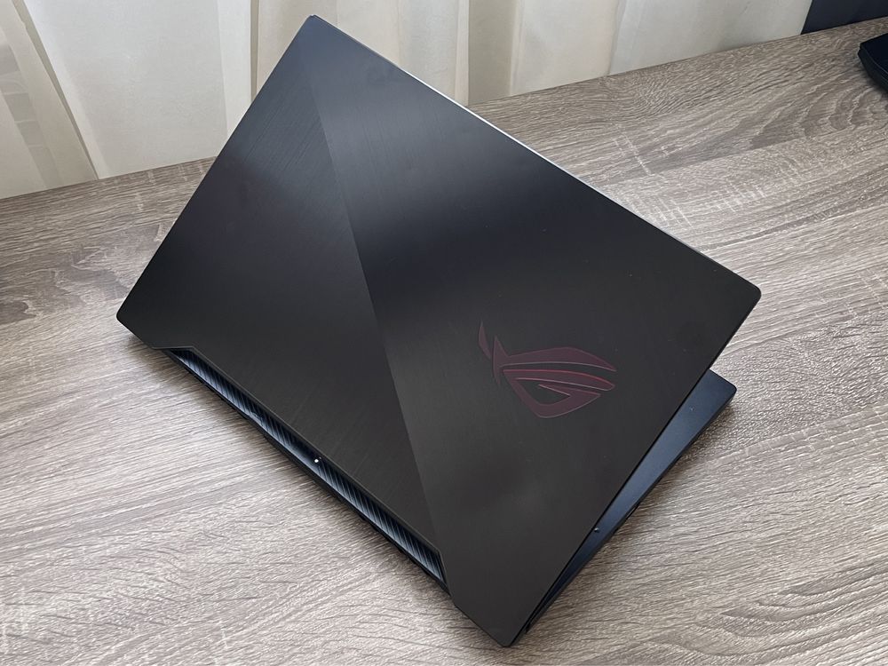 Игровой ноутбук Asus Zephyrus 15 (GTX 1660Ti , 3050, 3060)