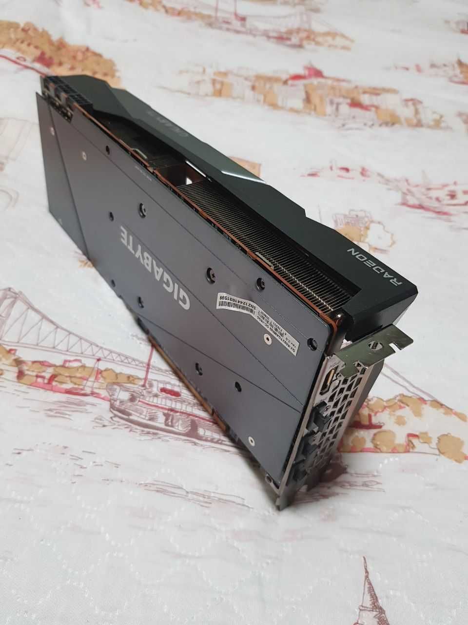 GIGABYTE RADEON RX 6900 GDDR6 (256bit)
16 GB SAMSUNG - 1 шт.