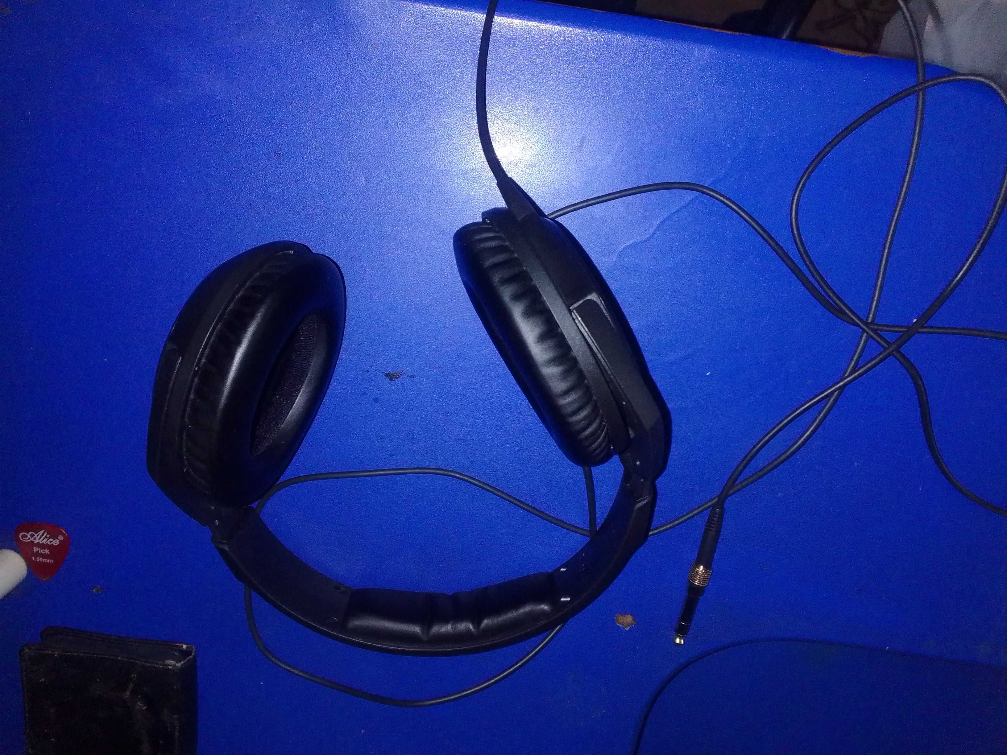 Продам студийные наушники sennheiser
