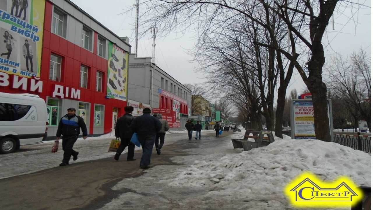 59кв.м. червона лінія 44квартал навпроти Варус та зупинка