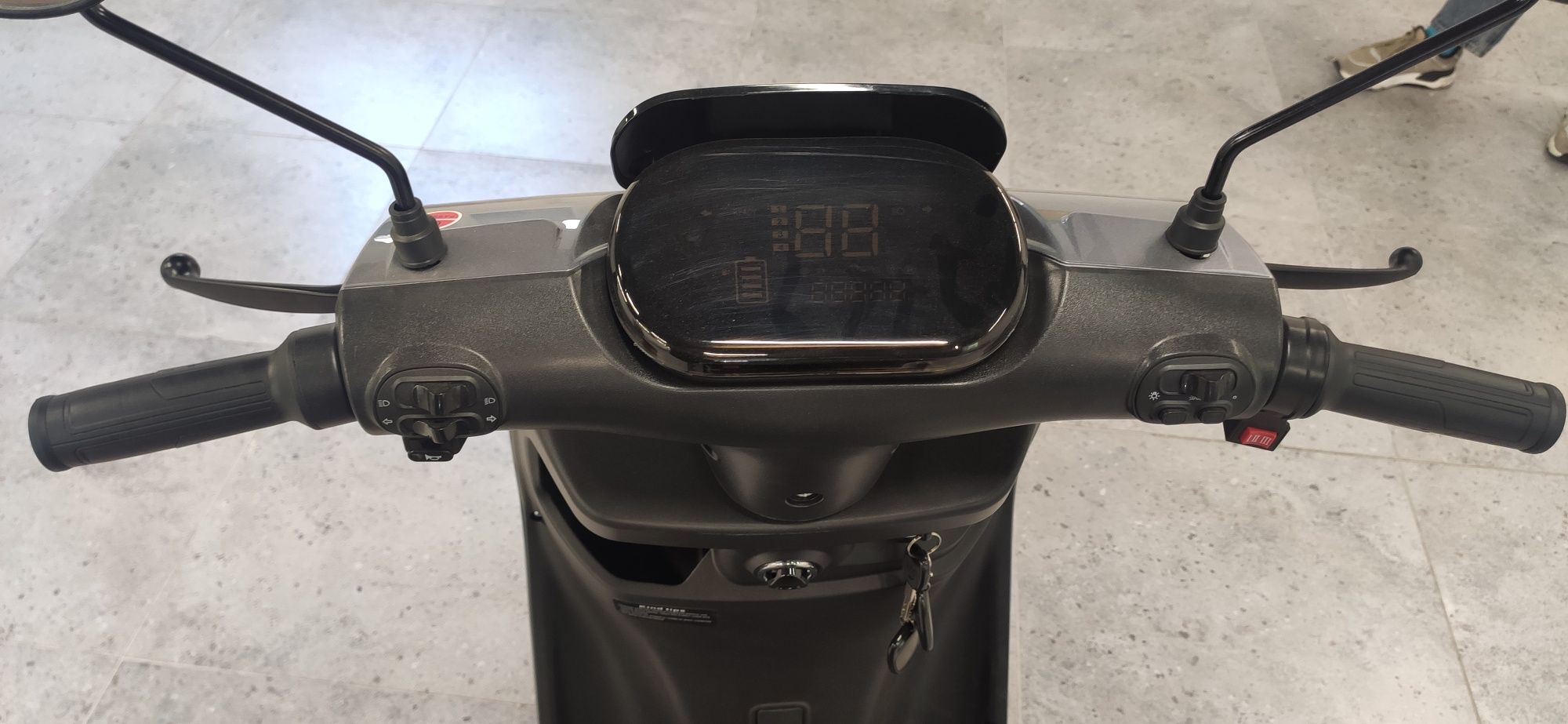 Електроскутер BeastBike Thanator 1200W