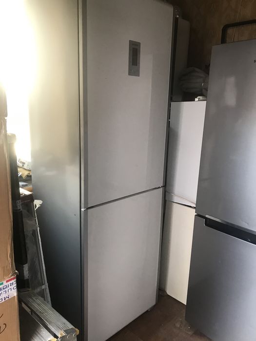 Холодильник Simens KG39NS30