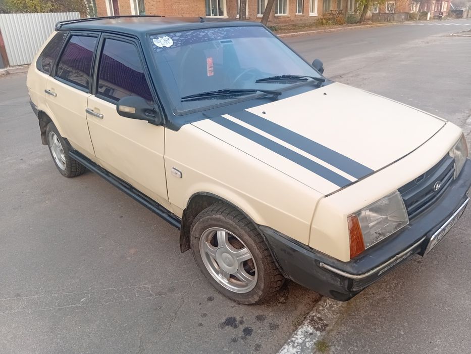 Продам 2109 в хорошому стані.  На повному бойовому ходу     1234566789