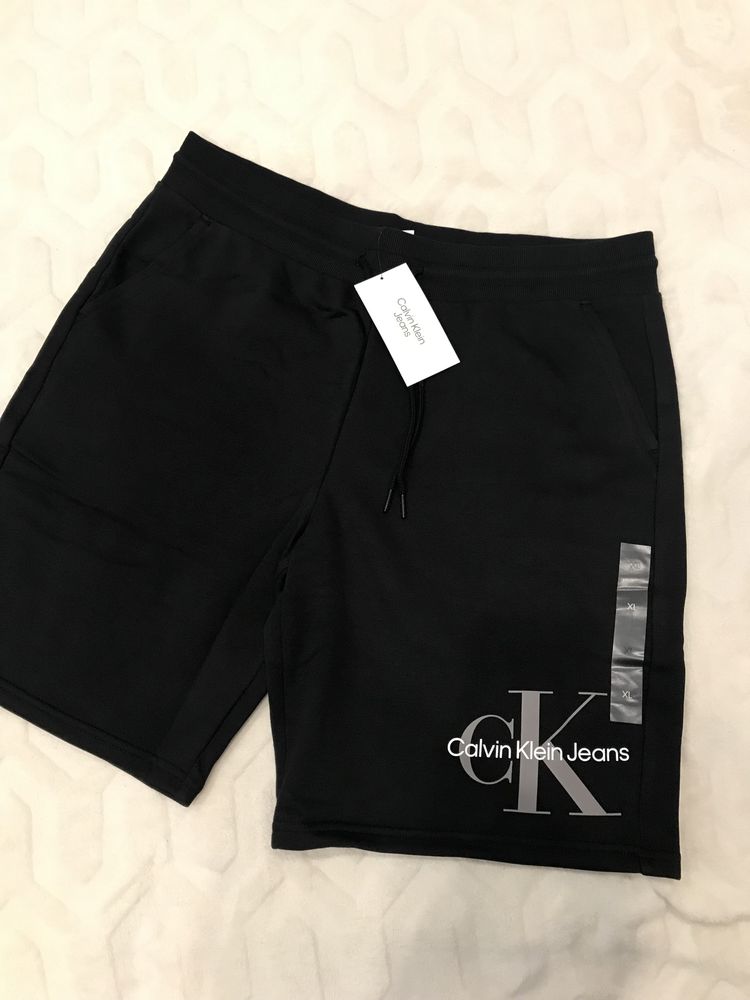 Продам мужские шорты Calvin Klein